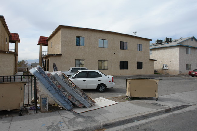 2269 Exeter Dr in Las Vegas, NV - Foto de edificio - Building Photo