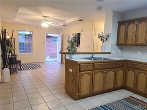 2102 Bahamas Dr in Edinburg, TX - Building Photo - Building Photo
