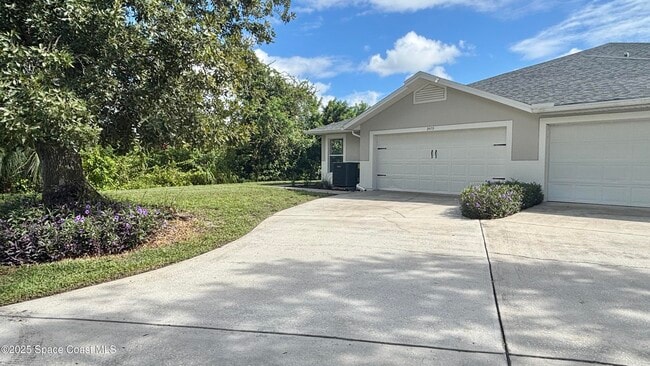property at 3479 Horse Creek Cir