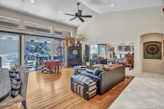 10655 E Acacia Dr in Scottsdale, AZ - Building Photo - Building Photo