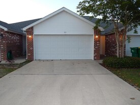 29 E Ln Dr in Mary Esther, FL - Building Photo