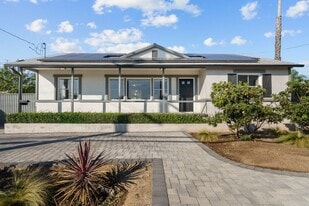 14673 Chatsworth St in Los Angeles, CA - Building Photo