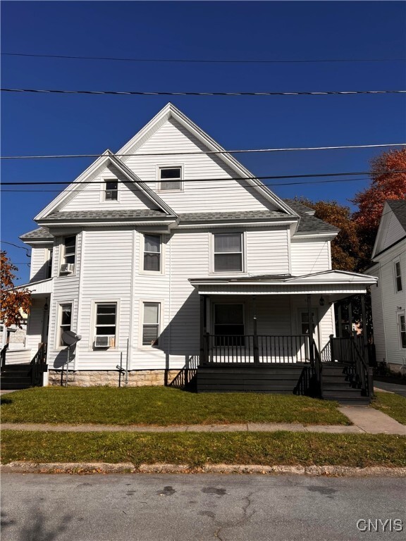 927 Salina St in Watertown, NY - Building Photo - Building Photo