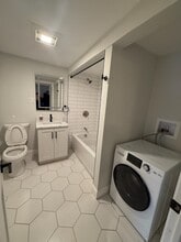 33 Bristow St, Unit 1 in Saugus, MA - Building Photo - Building Photo
