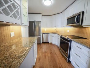 6033 N Sheridan Rd-Unit -9J in Chicago, IL - Building Photo - Building Photo