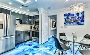 470 S Calle Encilia, Unit D BUILDING in Palm Springs, CA - Building Photo - Building Photo