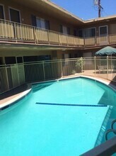 1765 in Long Beach, CA - Foto de edificio - Interior Photo