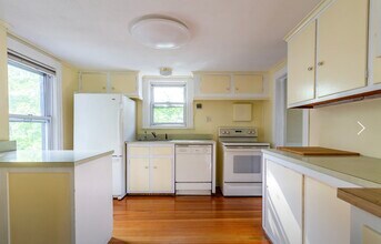 14 Old Marlborough Rd in East Hampton, CT - Building Photo - Building Photo