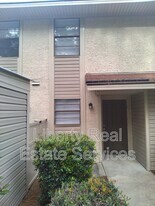 901 Olmstead Dr in Hinesville, GA - Building Photo