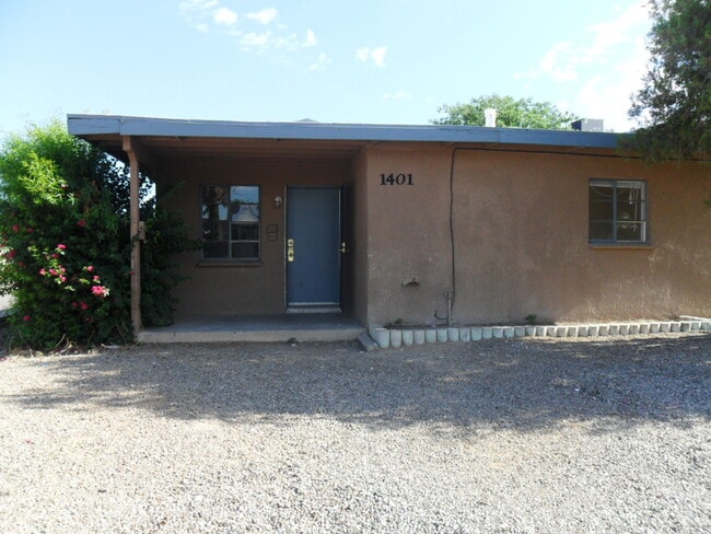 property at 1401 E Lee St