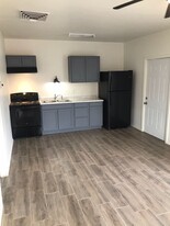 1006 Luna St, Unit 1002 Apartamentos