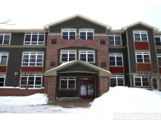 2530 E 34th St, Unit XXX in Minneapolis, MN - Building Photo - Building Photo
