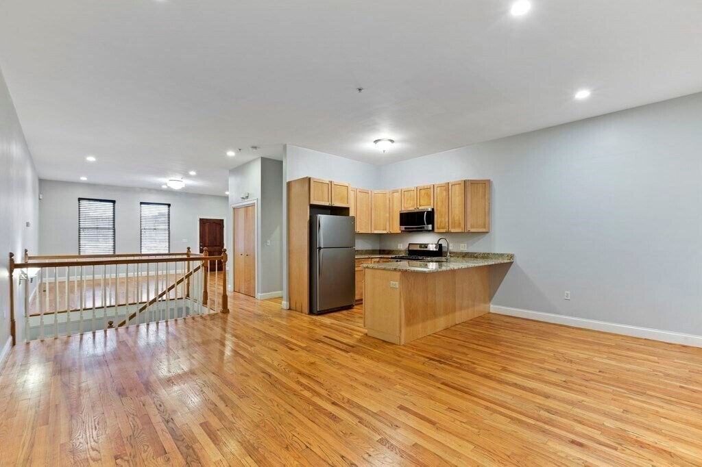 873 Harrison Ave in Boston, MA - Building Photo