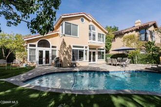 586 Breckenridge Pl in Simi Valley, CA - Foto de edificio - Building Photo