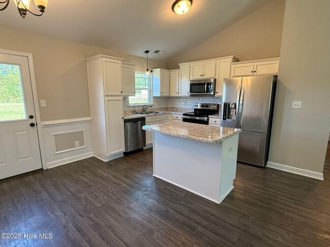 114 Laredo Dr in Jacksonville, NC - Building Photo - Building Photo