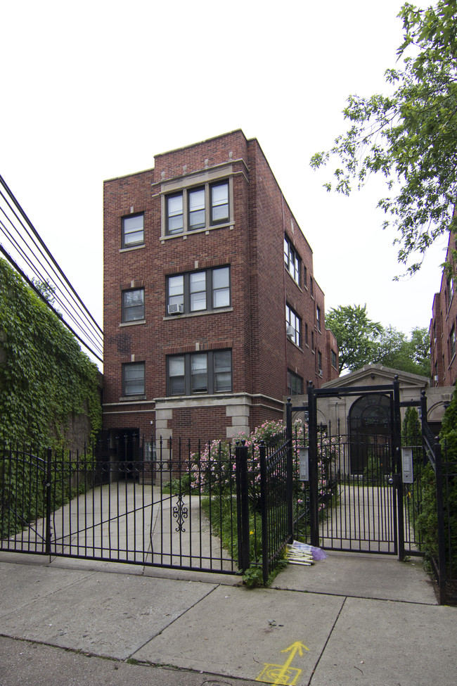 1425 W Chase in Chicago, IL - Building Photo - Building Photo