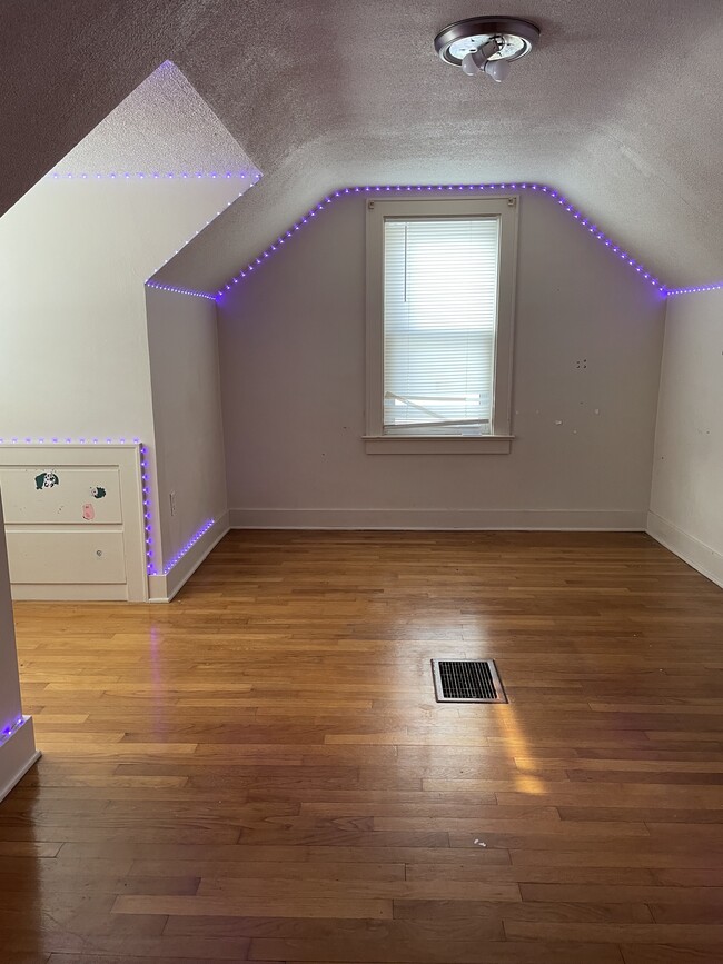 property at 5179 N Riverview Dr