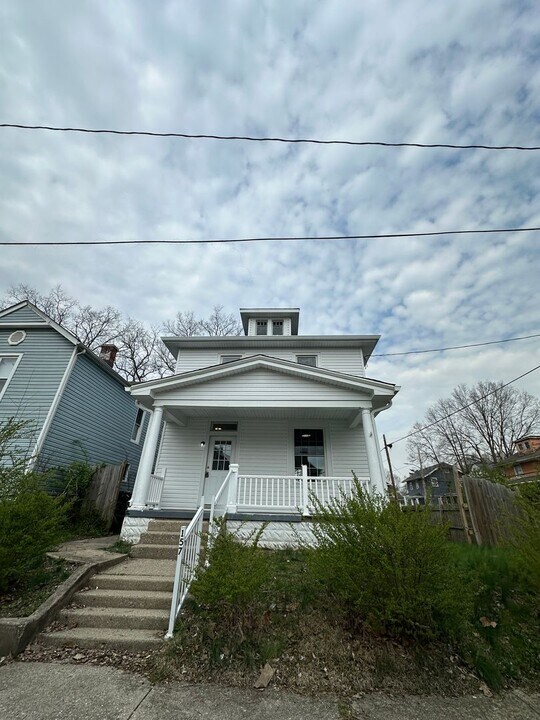 157 Sherman Ave in Hamilton, OH - Building Photo