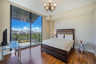 1300 Ponce de Leon in Coral Gables, FL - Building Photo - Building Photo