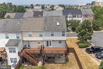 210 Golden Larch Terrace NE in Leesburg, VA - Building Photo - Building Photo