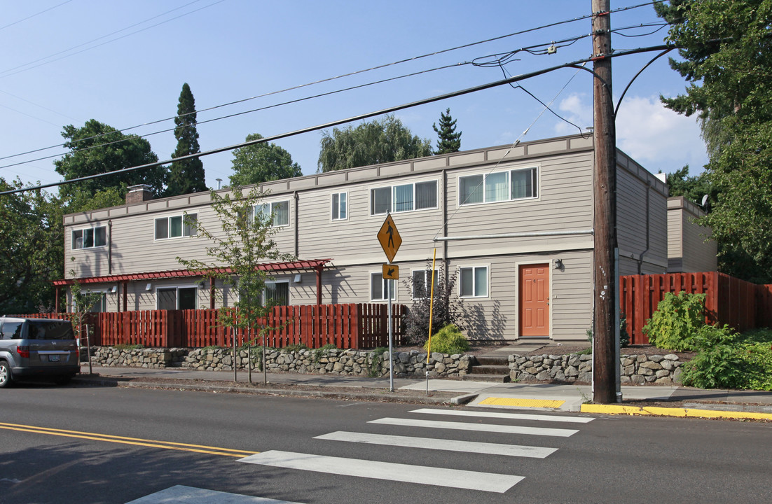 Moreland Terrace in Portland, OR - Building Photo