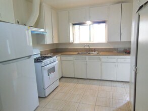 307 N Howard St in Glendale, CA - Building Photo - Building Photo