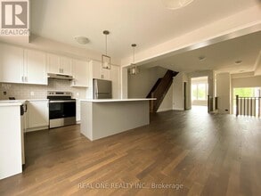 1490 Yellow Rose Cir in Oakville, ON - Building Photo - Building Photo