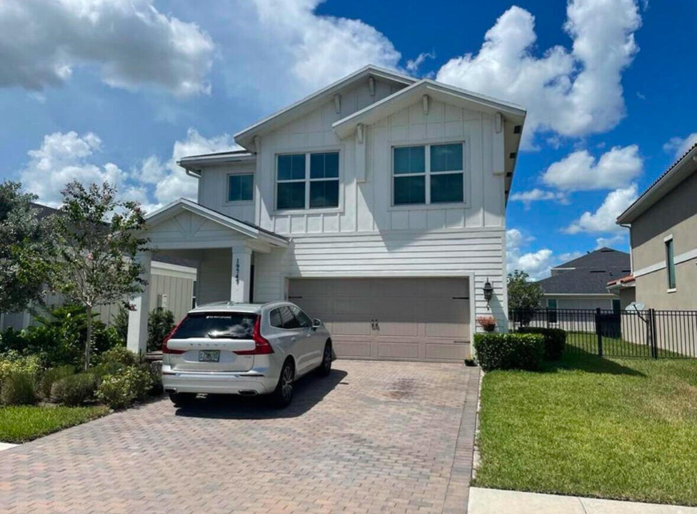 19747 Wheelbarrow Bnd in Loxahatchee, FL - Building Photo