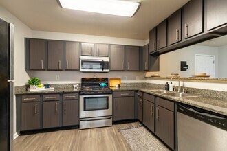 The Club at Chandler Crossings in East Lansing, MI - Building Photo - Interior Photo