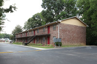 Lakeview Apartments in Forest Park, GA - Building Photo - Building Photo