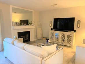 5011 Sharon Rd, Unit A in Charlotte, NC - Building Photo - Building Photo