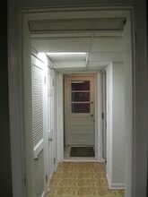 2319 Huidekoper Pl NW, Unit Basement Studio in Washington, DC - Foto de edificio - Building Photo