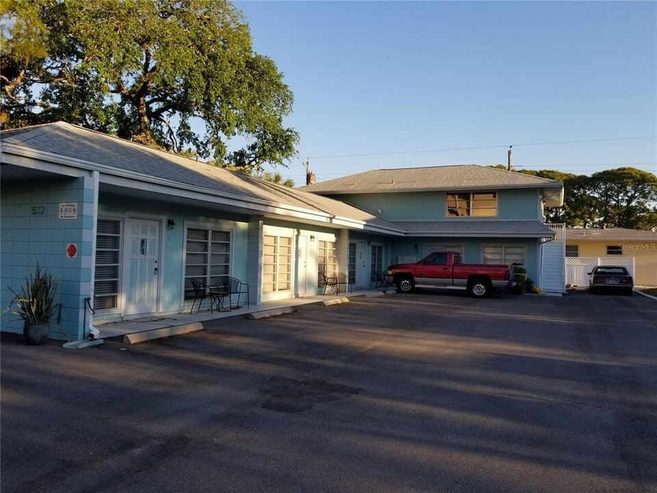 512 Barcelona Ave in Venice, FL - Building Photo