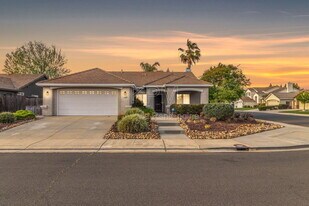 2609 Magnolia Ct in Lodi, CA - Building Photo