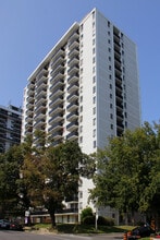 Davisville Village in Toronto, ON - Building Photo - Building Photo