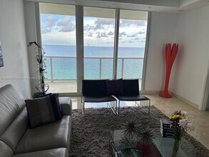 19333 Collins Ave in Sunny Isles Beach, FL - Building Photo - Building Photo