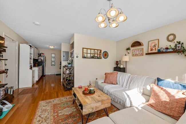 property at 71 Oxford Ave