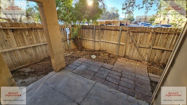 1357 E Fort Lowell Rd in Tucson, AZ - Building Photo - Building Photo