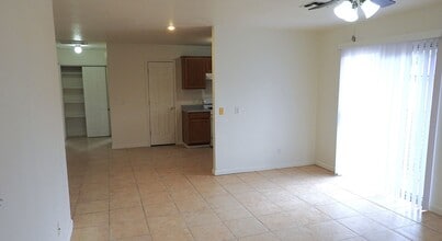 3243 N Lomalai St in Kingman, AZ - Building Photo - Building Photo