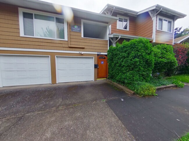 1407 E 21st Ave in Eugene, OR - Building Photo - Building Photo