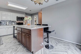 202 Old Bridge Lake St in Houston, TX - Building Photo - Building Photo