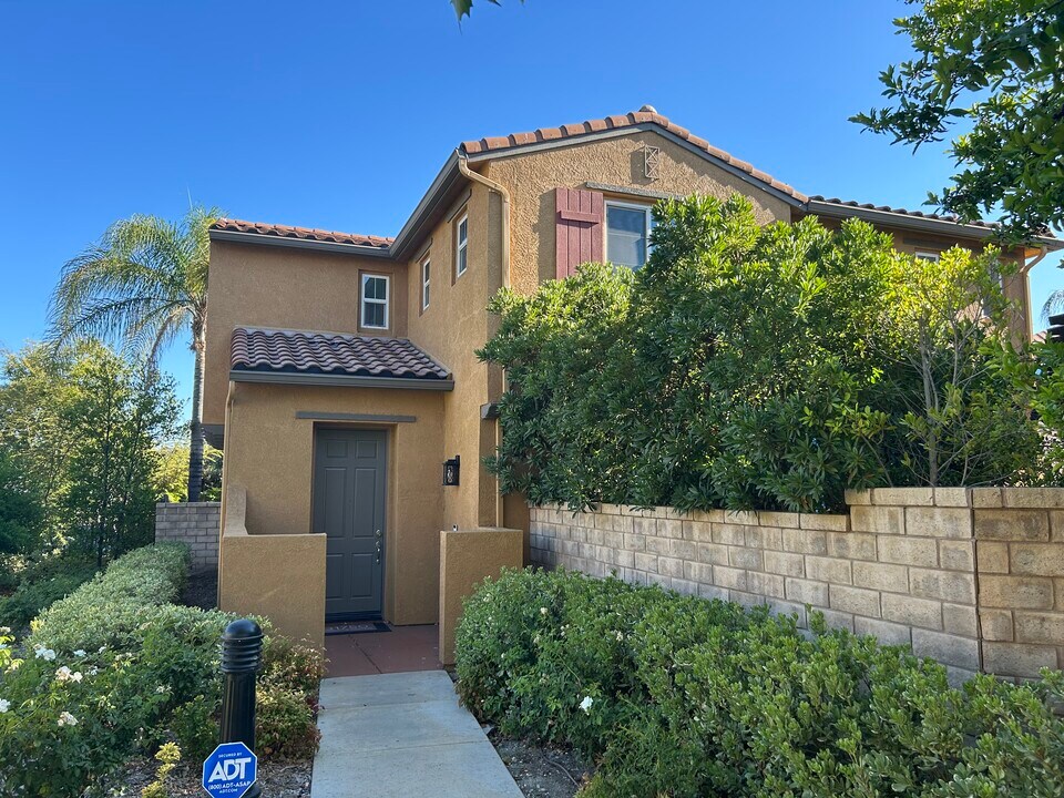 31750 Paseo de Castaic in Castaic, CA - Building Photo