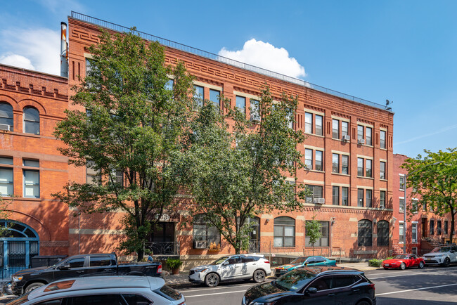 163 Carlton Ave in Brooklyn, NY - Foto de edificio - Primary Photo