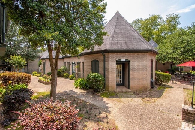 property at 1601 N Bryant St