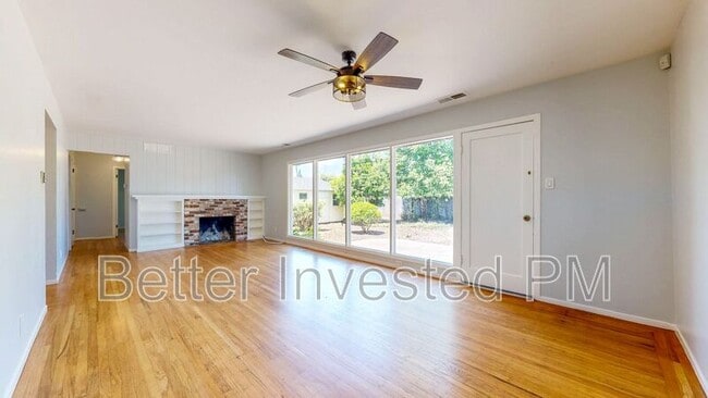 3241 Montgomery Dr in Santa Rosa, CA - Building Photo - Building Photo