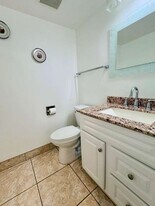 20500 W Country Club Dr, Unit Condo  in Biscaya - Aventura in Aventura, FL - Building Photo