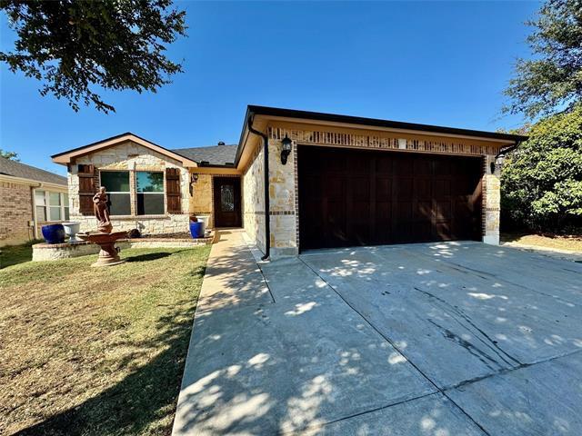 property at 1421 Thornhill Ln