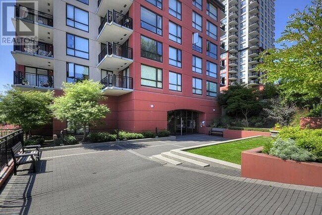 813-1813 Agnes St in New Westminster, BC - Building Photo - Building Photo