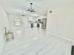 1783 Lauderdale Manor Dr in Fort Lauderdale, FL - Building Photo - Building Photo