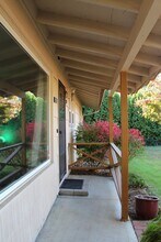 11240 SE Lincoln St in Portland, OR - Building Photo - Building Photo
